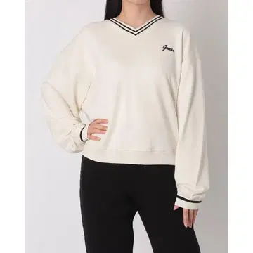 Guess 아이보리 V넥 트레이닝복