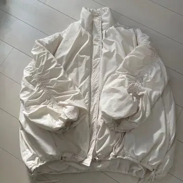 화이트 벌룬 실루엣 자켓