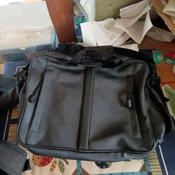 나일론 소재 블랙 숄더백 중형