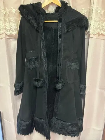 PyonPyon 후드 부착 롱 코트 M 사이즈