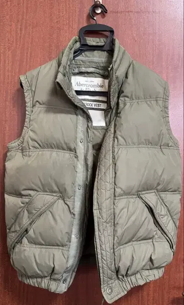 Abercrombie & Fitch Summitrock Vest S