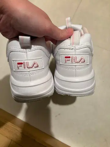 FILA 화이트 스니커즈 24.0 cm