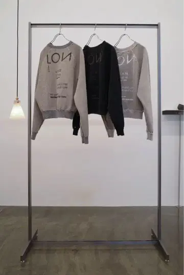 새상품 LON TWO SIDE SWEATSHIRT #03
