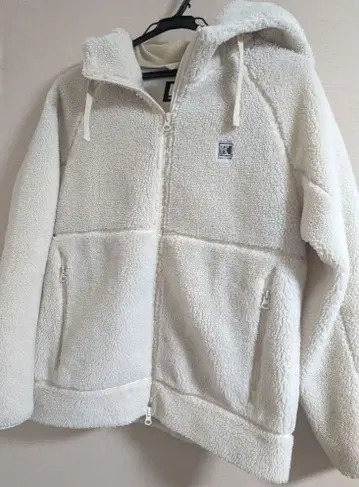 헬리한센 인기 화이트 보아 후드 부착 자켓