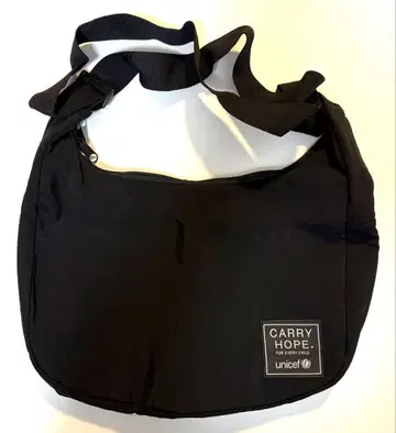 UNICEF CARRY HOPE 블랙 숄더백