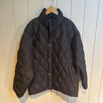 Moonstone 퀼팅 자켓 블랙