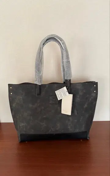 그레이 합성 피혁 토트백