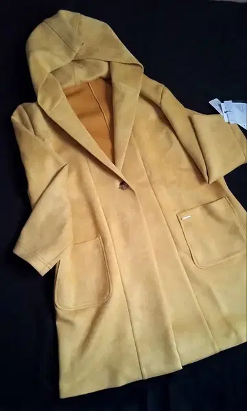 주식회사 주노 알바쉬의 후드 부착 코트