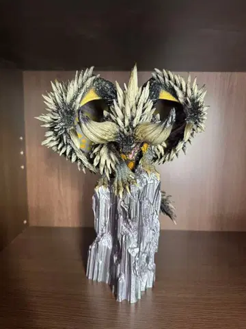 몬스터 헌터 크리에이터즈 모델 멸진룡 네르기안테 피규어