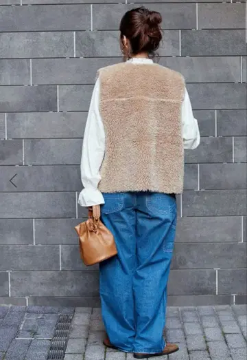 이번 시즌 B.C STOCK 무스탕 라이크 리버서블 베스트 새상품