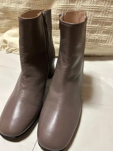 여성용 브라운 가죽 부츠 37.0