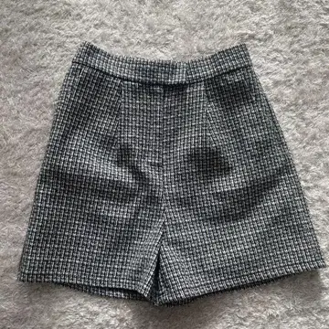 앙데팡당 체크 무늬 트위드 하프 팬츠 그레이 계열