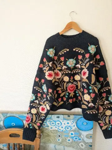 ZARA 꽃무늬 자수 니트 M