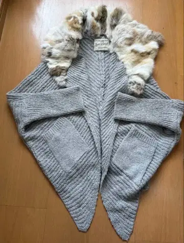 Bou Jeloud 부즈루드 그레이 니트 판초