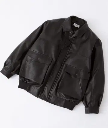 릴랙스 핏 블랙 가죽 자켓