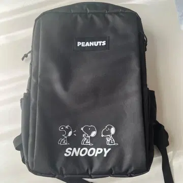 PEANUTS 스누피 블랙 백팩