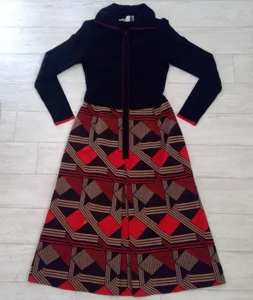 쇼와 레트로 기하학 패턴 롱 니트 원피스 주홍색, 블랙, 베이지