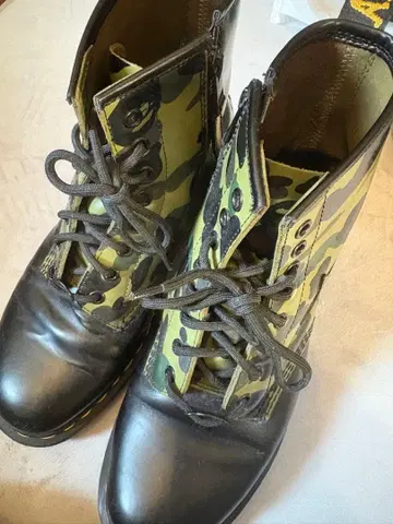 닥터 마틴스 APE 콜라보 부츠