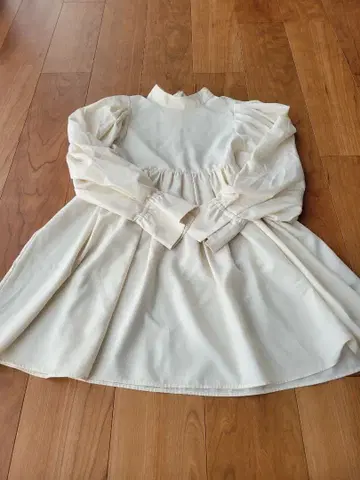 CELFORD 아이보리 하이넥 퍼프 슬리브 블라우스