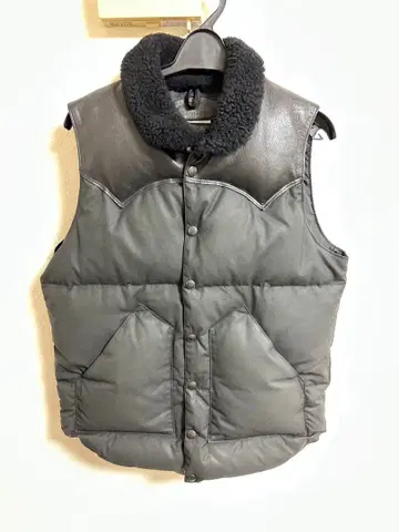 록키 마운틴 x 뷰티&유스 다운 베스트 사이즈 38