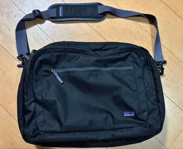 [ 당일 발송 ] patagonia 블랙 메신저 백