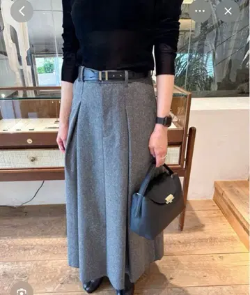 이번 시즌 R'IAM 트위드 본딩 스커트 34