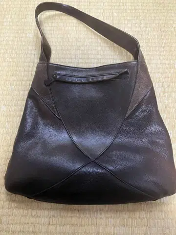 다크 브라운 가죽 토트백