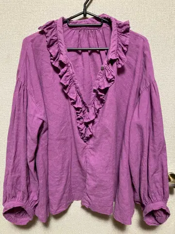 네스트로브 프릴 옷깃 블라우스