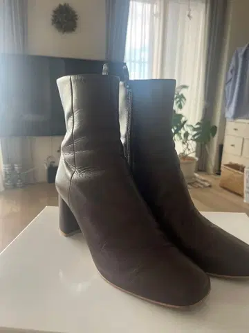 새상품급 DIANA 다이애나 부츠 클래식 천연 가죽 브라운 24.5