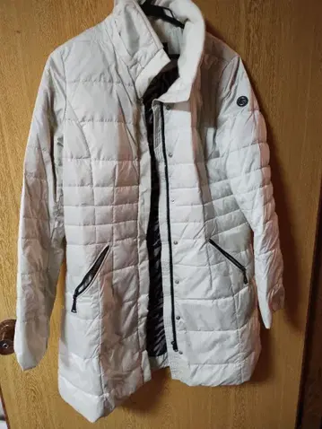 EVEX 화이트 다운 자켓 42