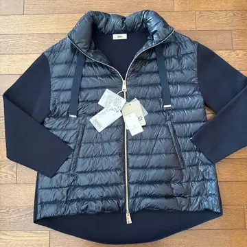 택 포함 새상품 Herno 네이비 다운 자켓