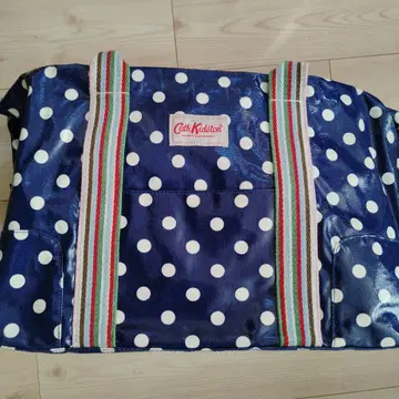 캐스 키드슨 도트 무늬 보스턴 백 사용감 없이 깨끗합니다!!