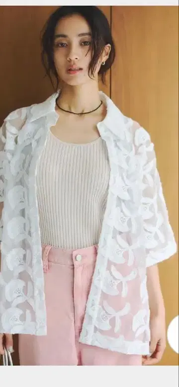 오페이드 도트 클립 2025 자수 장식 화이트 시스루 가디건