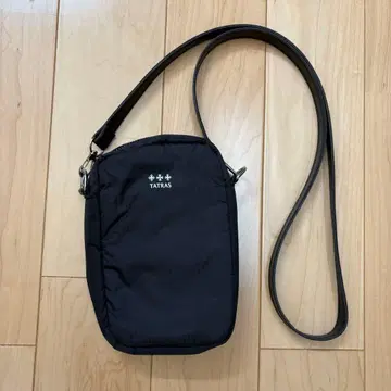 미사용 새상품 TATRAS 타트라스 숄더백 블랙 잡지 부록
