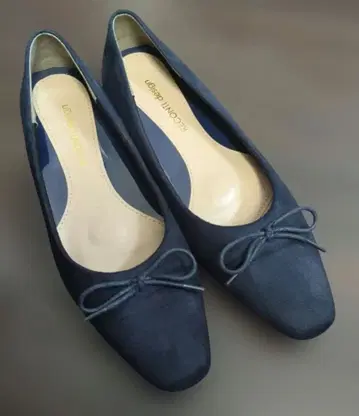 리본 포함 네이비 발레 슈즈 LL