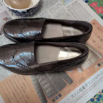 미사용 비포트 가죽 에나멜 컴포트 슈즈 24.5EEE