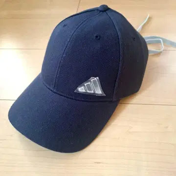 [ 미사용 무료배송 ] adidas 네이비 캡 삼선 로고 포함 리본 포함