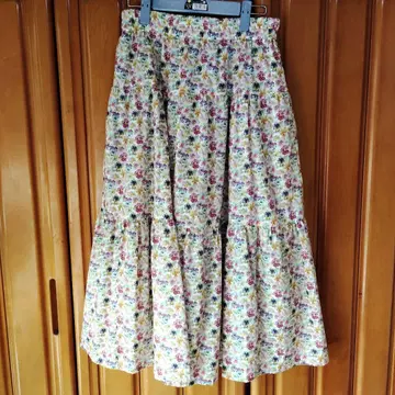 리버티 스커트 티어드 2단 절개 싱크 오브 미