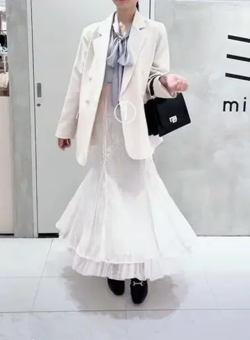 [새상품급] 밑단 튤 백 레이스업 레이스 머메이드 스커트 머큐리 듀오