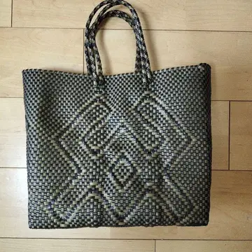 새상품급 OJO DE MEX 오호데메 카고백 브라운 계열 블랙