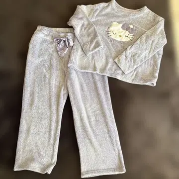 GU 키티 복슬복슬 룸웨어 3XL 보라색