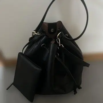 블랙 숄더백 버킷백 파우치 포함