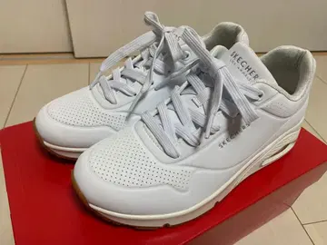 [ 새상품급 ] SKECHERS 화이트 스니커즈 에어 쿠션 포함