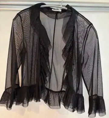 TOBECHIC 볼레로 프릴 장식 블랙 가디건