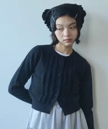 FEKETE 니트 프릴 가디건