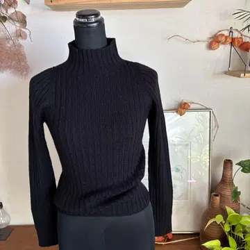 돌체앤가바나 하이넥 스웨터