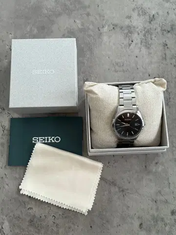 SEIKO 블랙 다이얼 시계