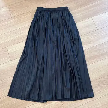 유나이티드 애로우즈 블랙 플리츠 롱 스커트