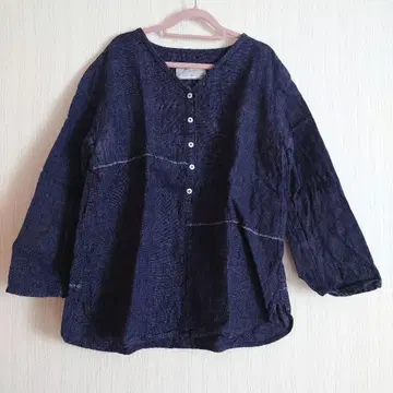 cheer 다크 블루 버튼 V넥 셔츠