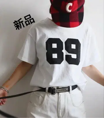 ch!iii 89' graphic T 치백